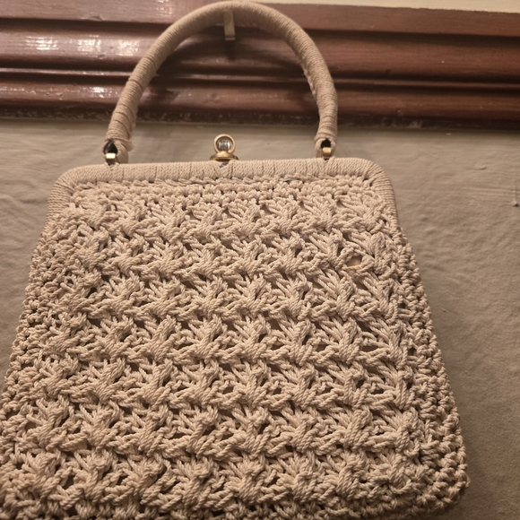 Vintage 60s Crochet Top Handle Handbag Ivory Kiss Lock - Picture 2 of 7
